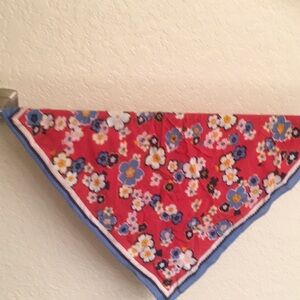 COLORFUL COTTON SCARF with playful flowers on bright red